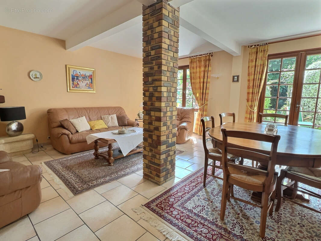 Maison à VIRY-CHATILLON