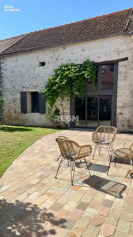 Maison en pierres renovee avec grande dependance - photo 2