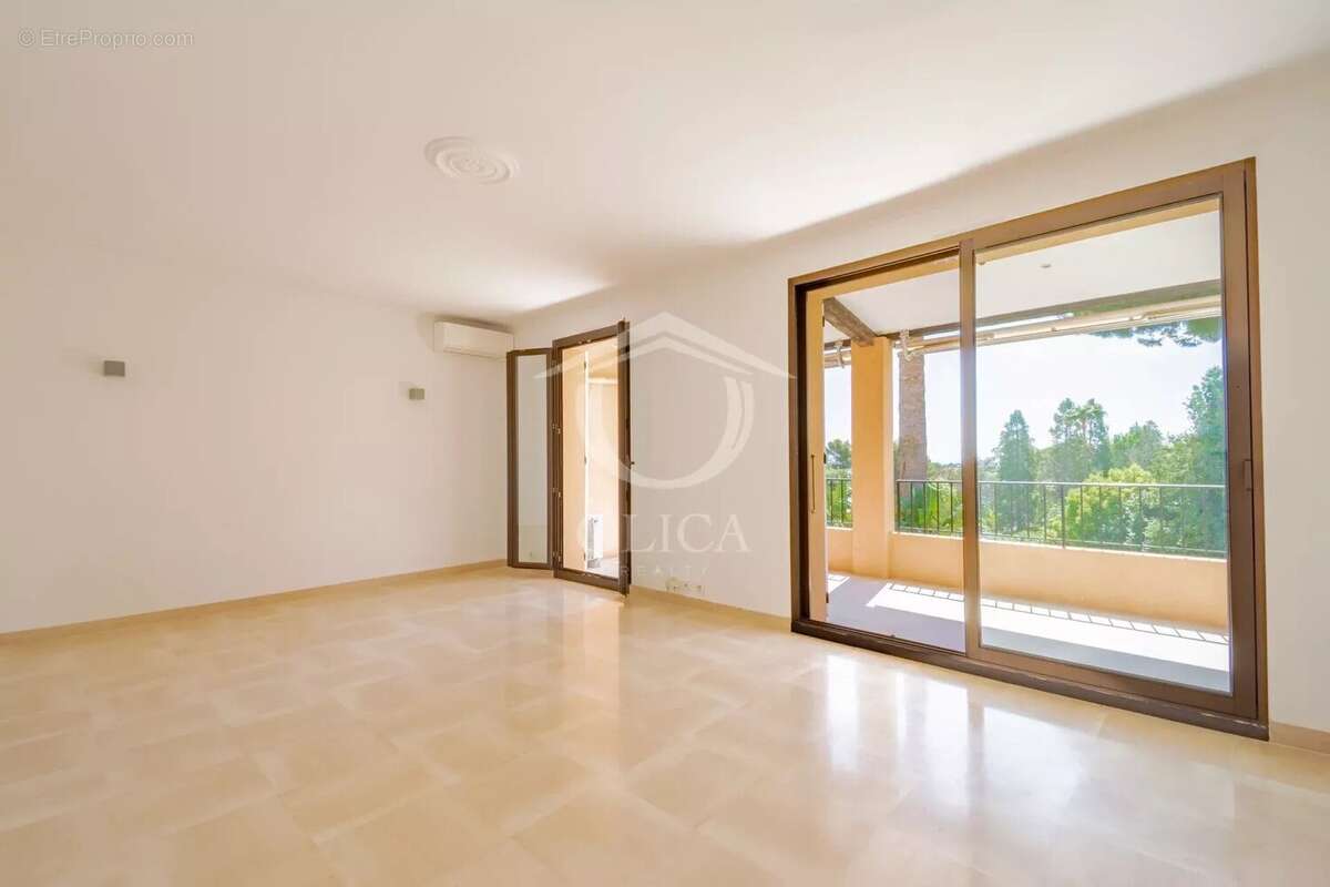 Appartement à VILLENEUVE-LOUBET
