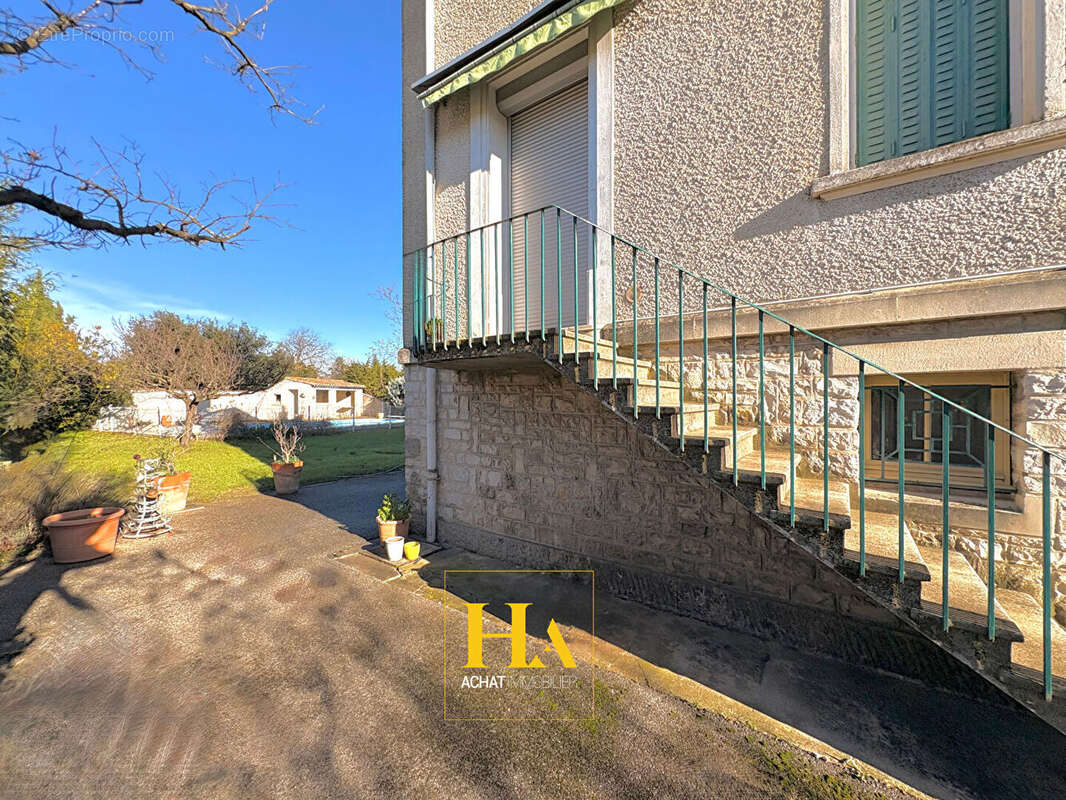Montélimar - Géry - Maison de caractère des années 30 avec 277 m² totales, combles aménageables, parc arboré et piscine - photo 11