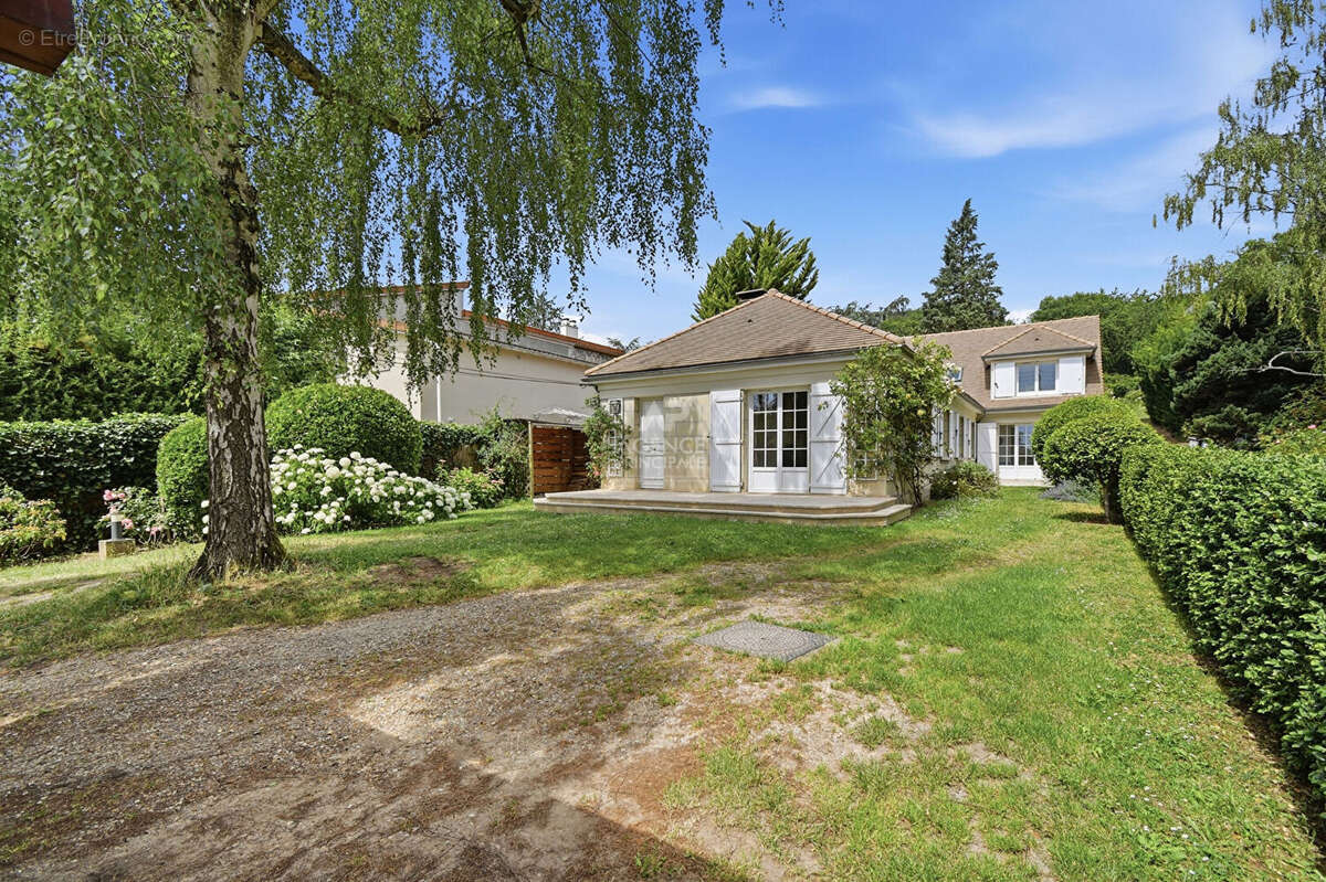 Maison Mareil Marly 9 pièce(s) - photo 2