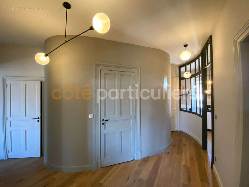 Appartement haussmannien  avec terrasse - photo 6