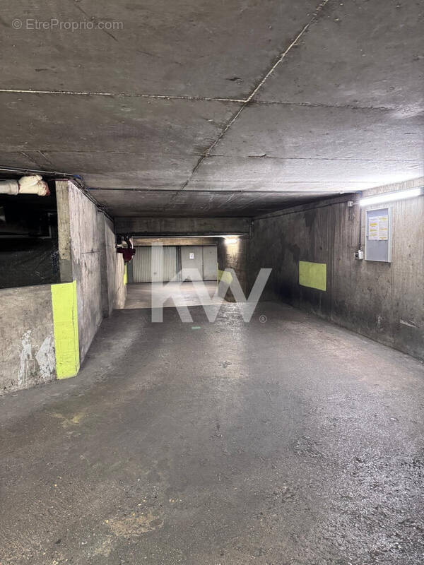 Parking à PARIS-15E