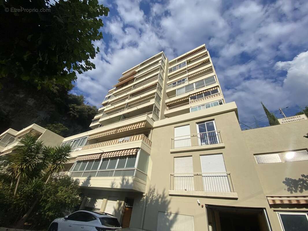 Parking à BEAUSOLEIL