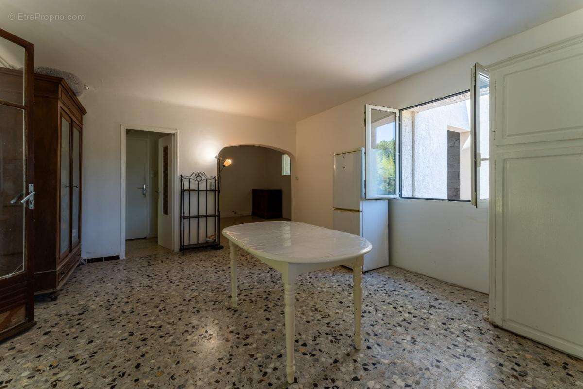 Maison à MEYRARGUES