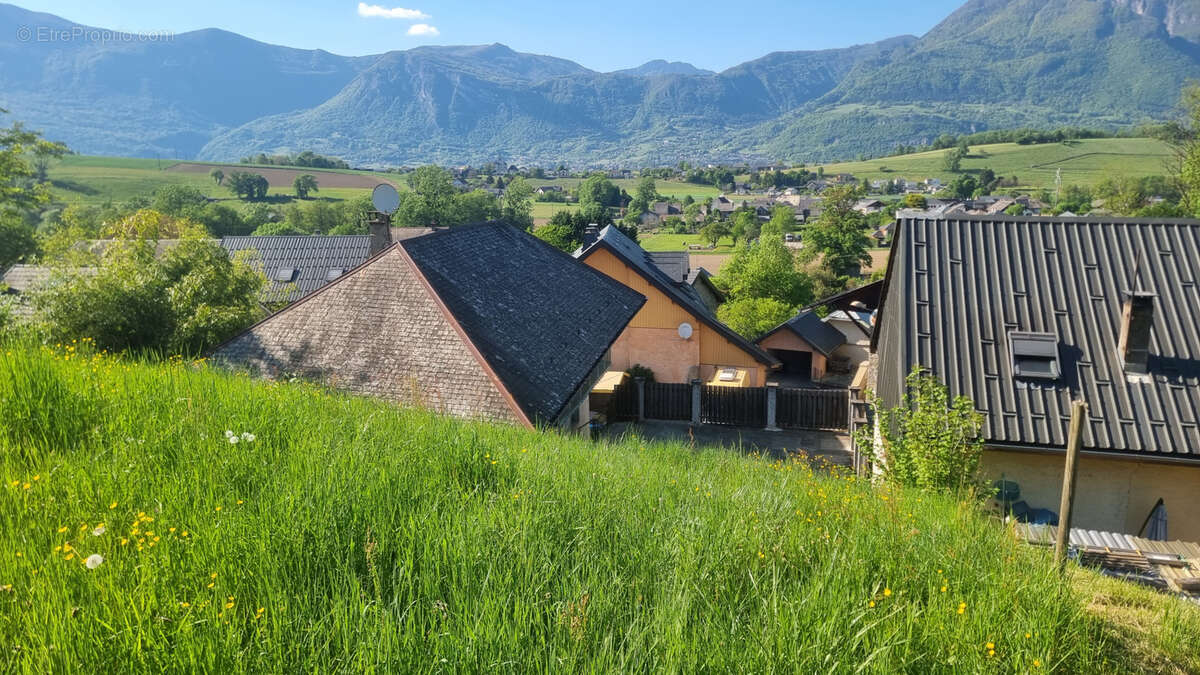Maison à CHATEAUNEUF
