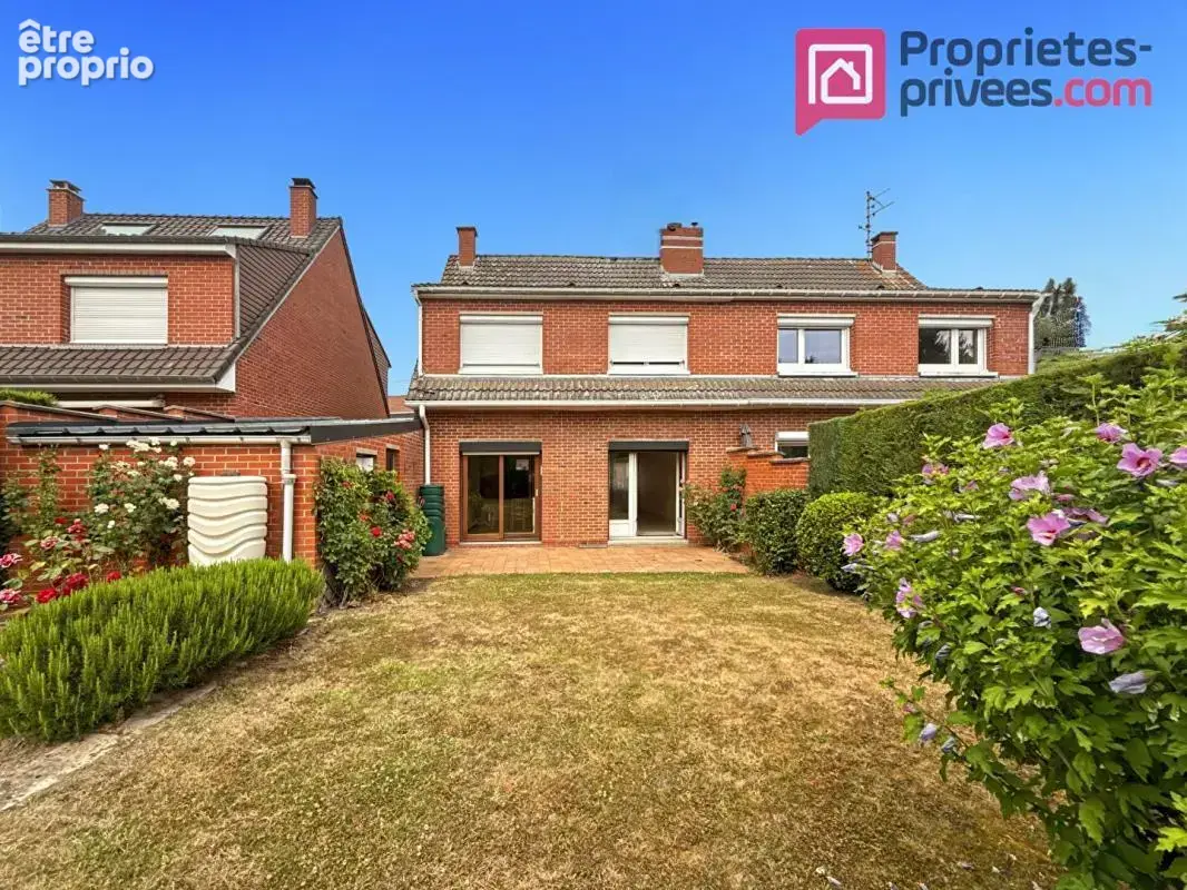Maison à LA CHAPELLE-D'ARMENTIERES