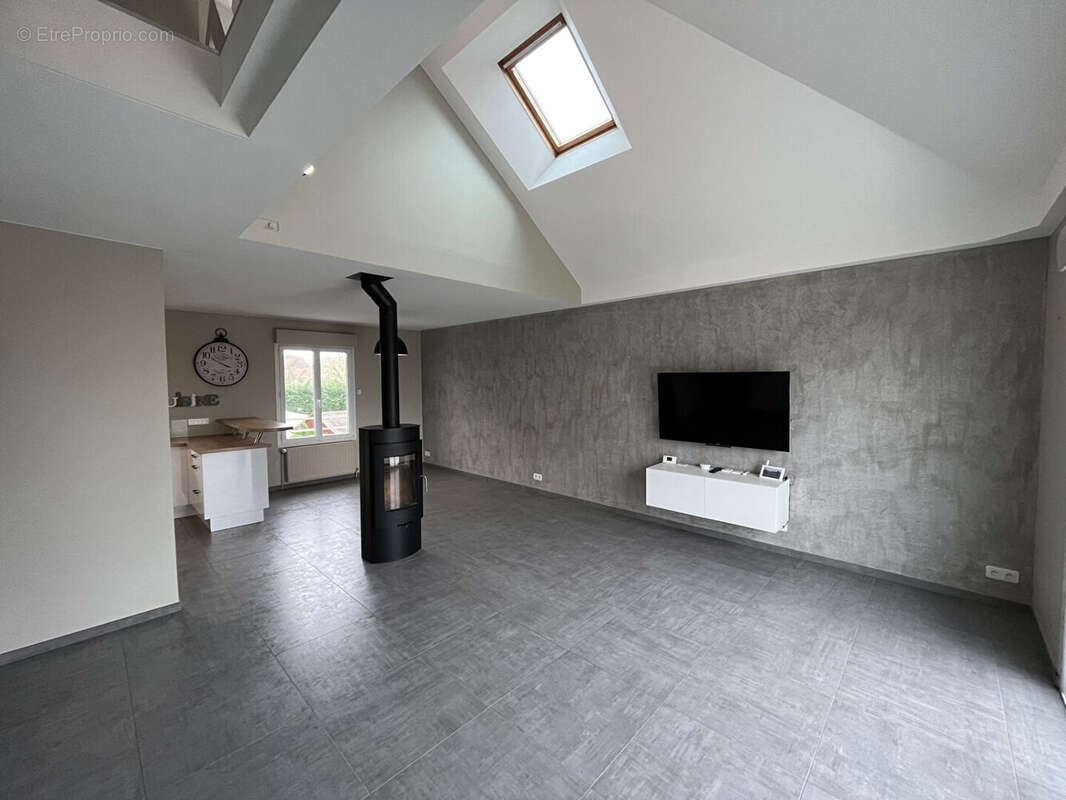 Maison à LA CHAPELLE-BASSE-MER