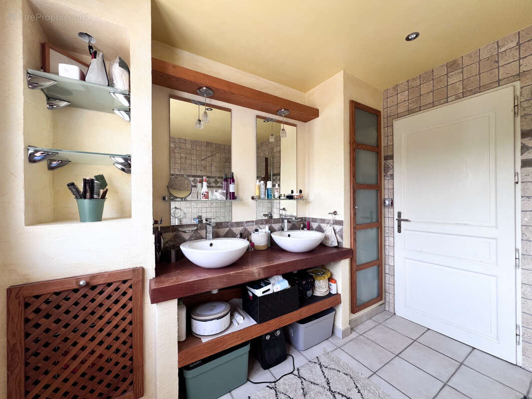 Maison à METZ-TESSY