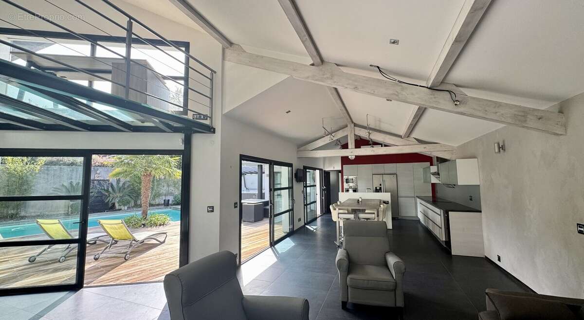 Villa d'architecte de type t5 de 136 m2 avec piscine - photo 10