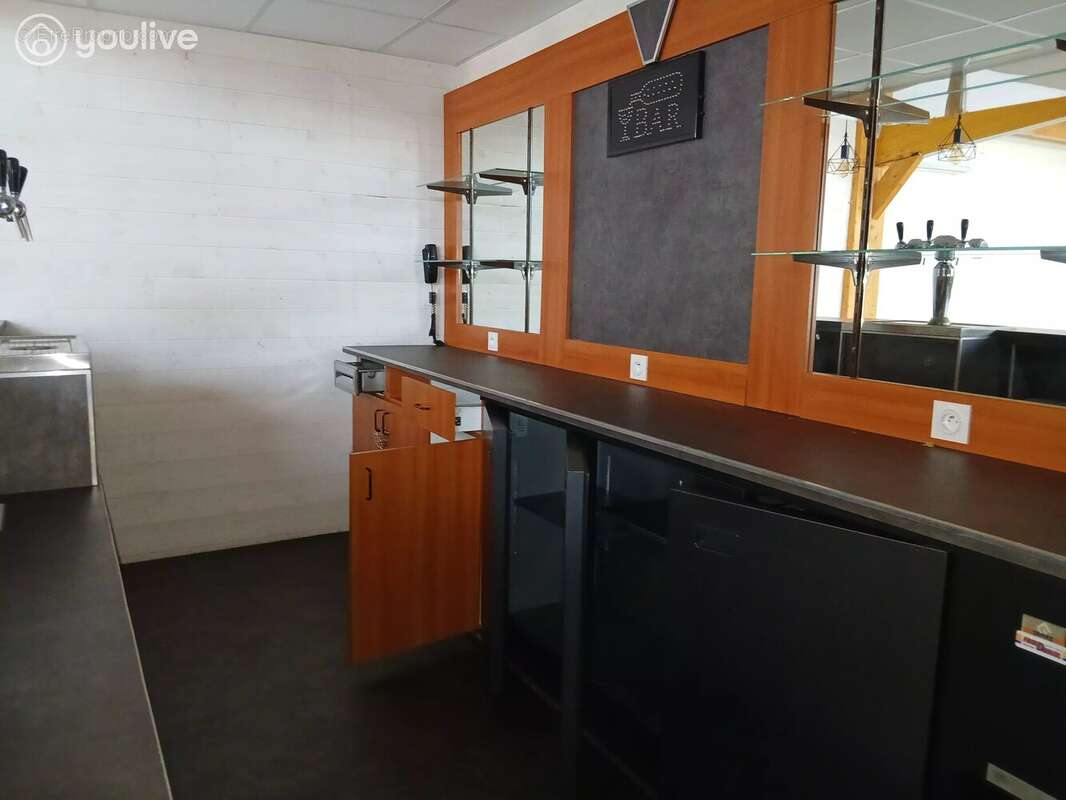 Ensemble immobilier d'activité de 770 m² avec revenu locatif immédiat – Terrain clos de 2 300 m² - photo 8