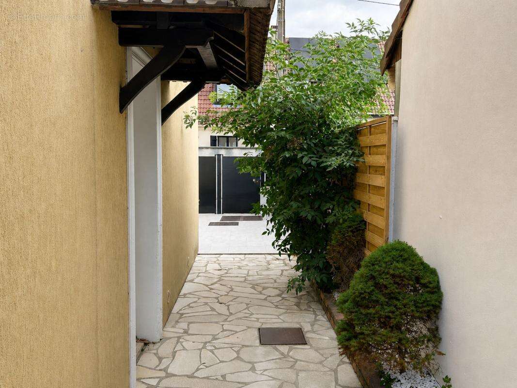 Maison 134 m² à Gagny  - photo 15