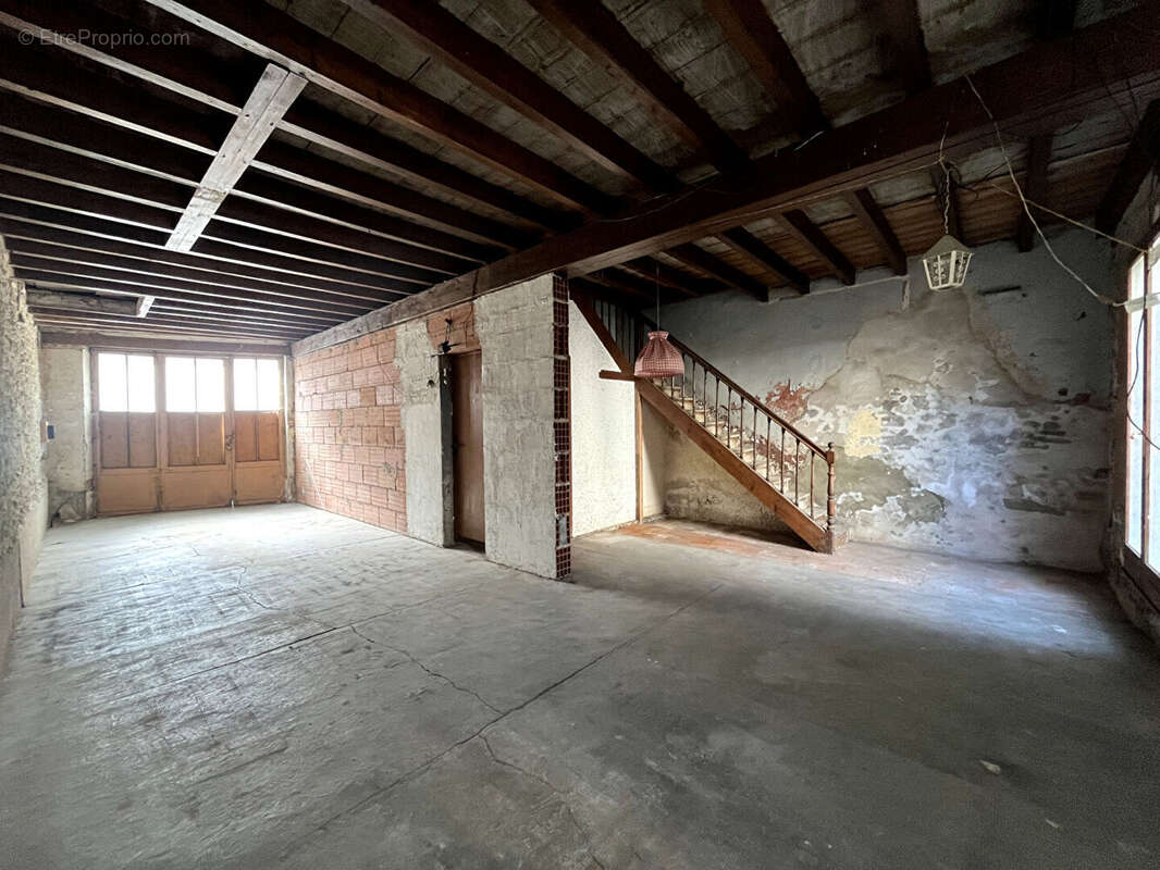 Villeneuve-sur-Lot, à quelques minutes à pied des commodités, un ensemble immobilier rare au coeur de la ville composé de 2 bâti - photo 14