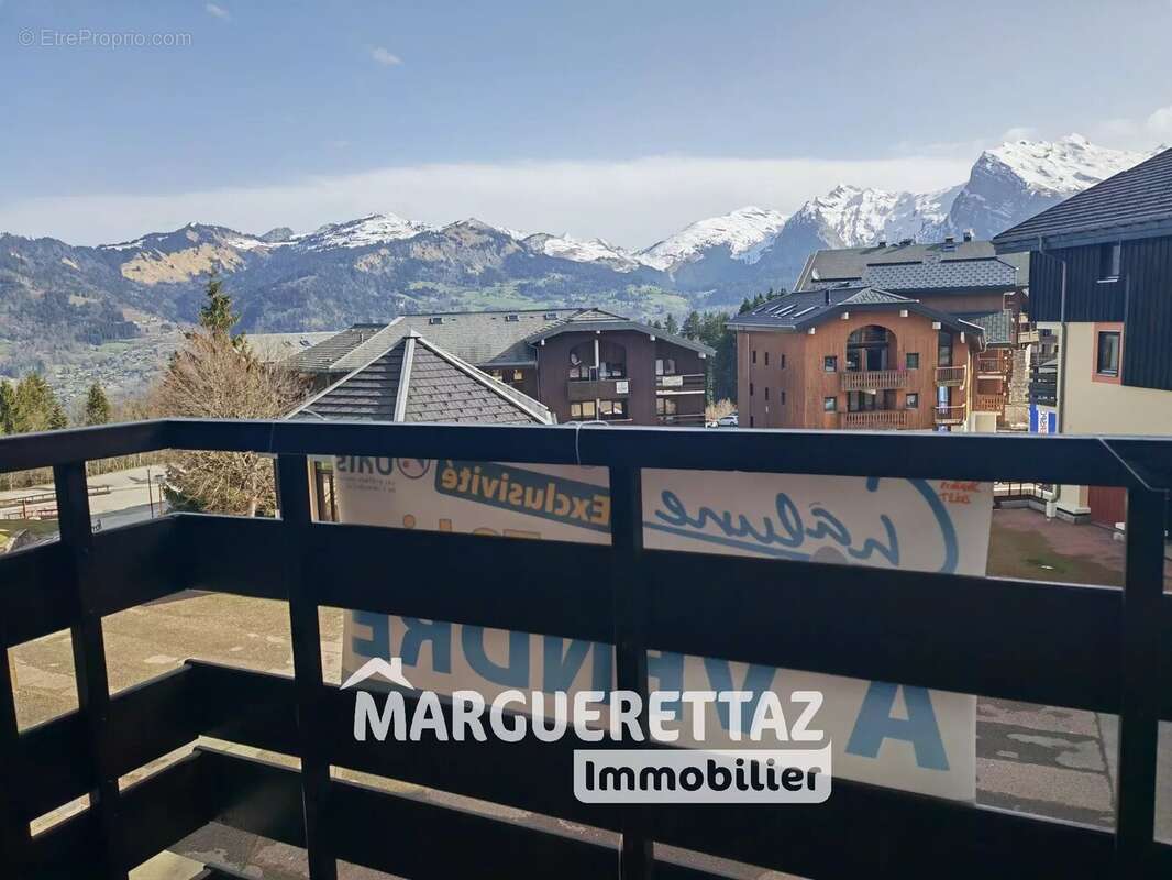 Appartement à MORILLON