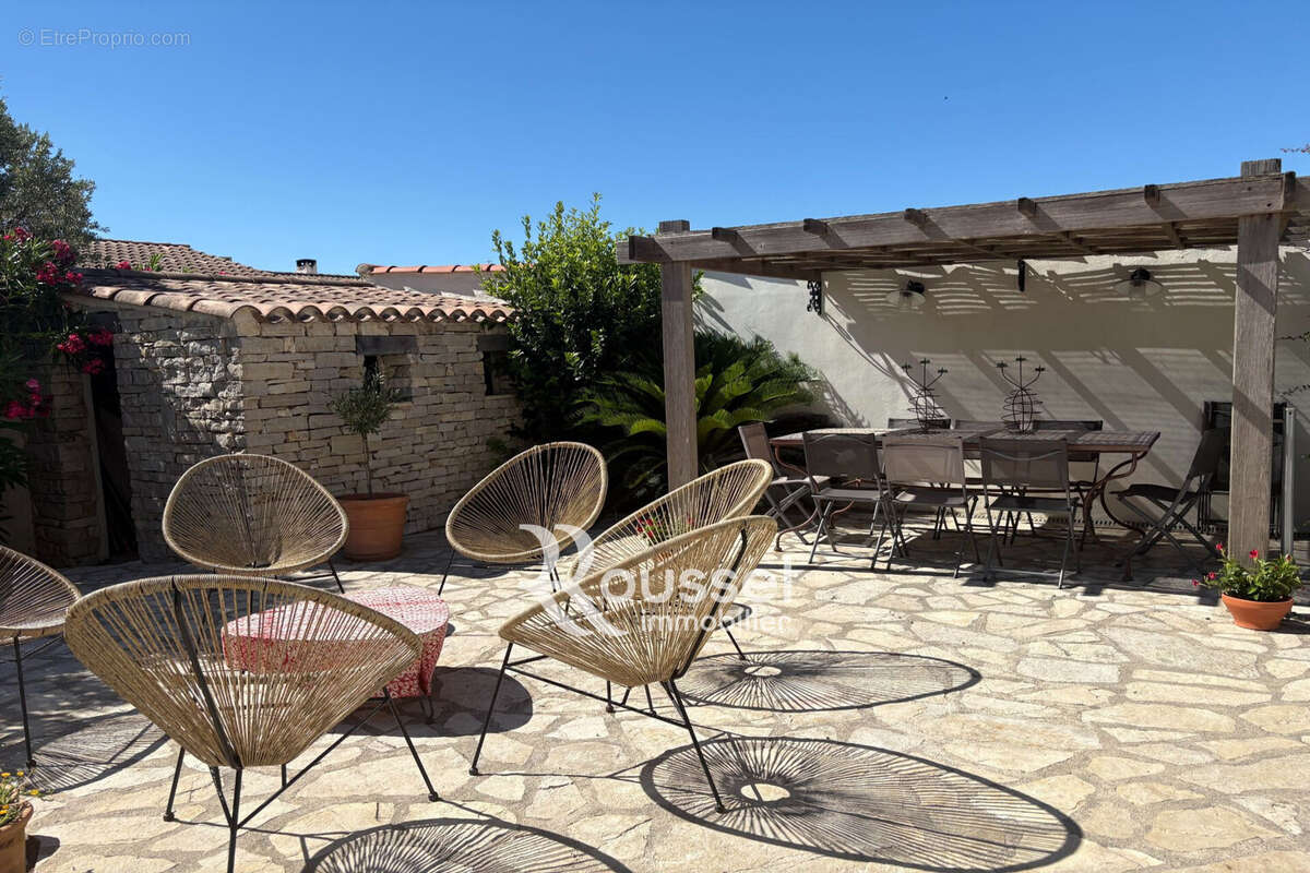 Maison 160 m² à Poussan  - photo 4
