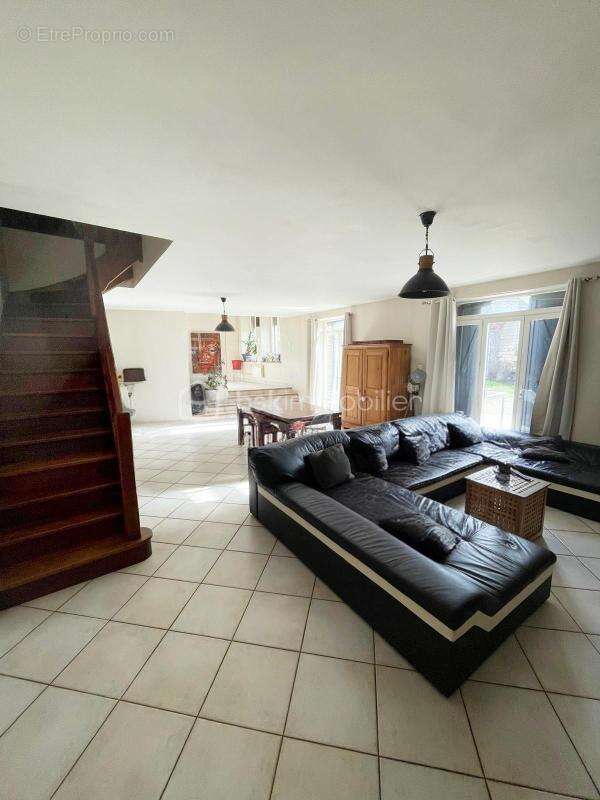 Maison à MALAY-LE-GRAND