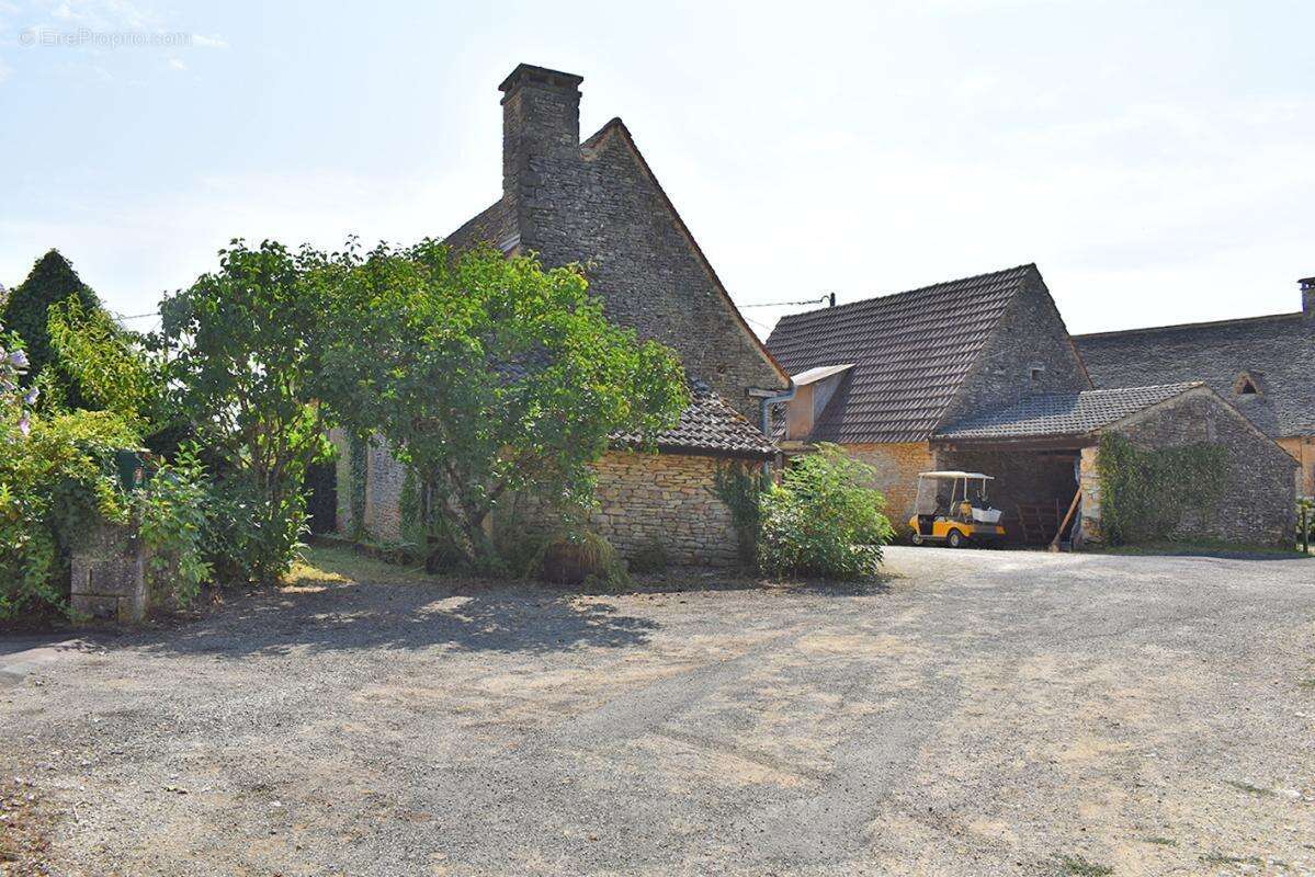 Propriété Saint Genies 10 pièce(s) 187 m2 - photo 18