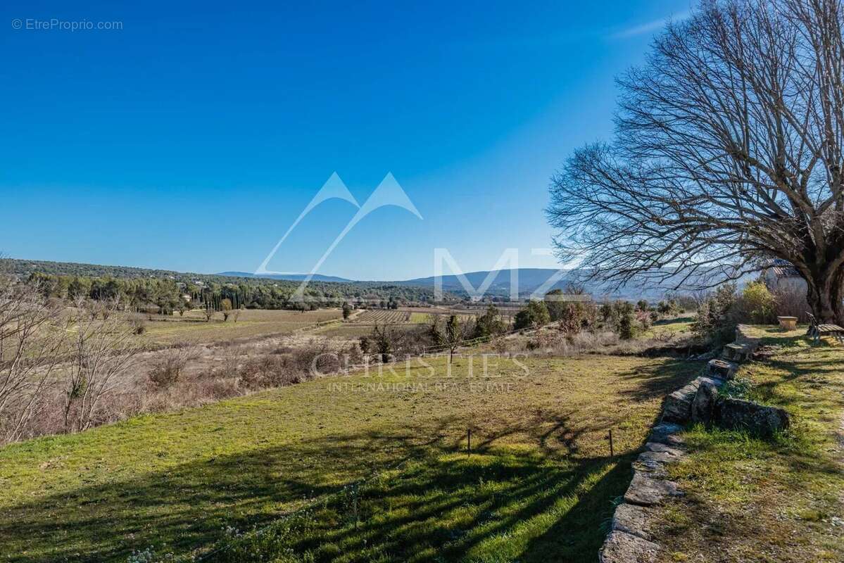 GORDES – Authentique mas XIXᵉ à rénover avec vue dominante - photo 4