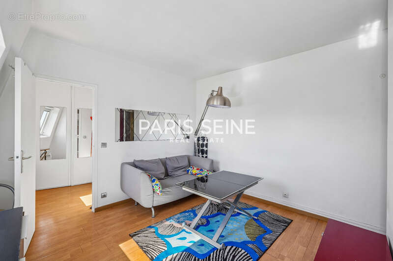 Appartement à PARIS-8E