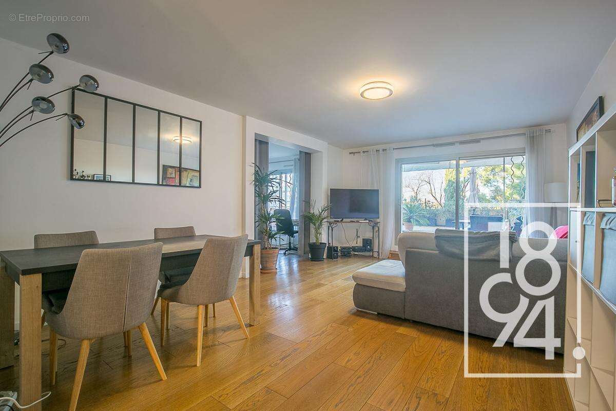 Appartement à MARSEILLE-9E