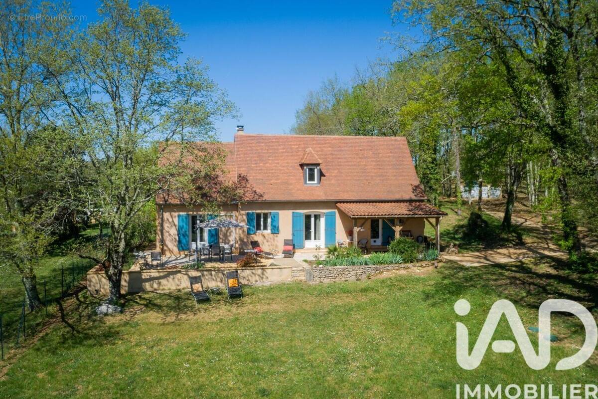 Photo 1 - Maison à SAINT-CHAMASSY