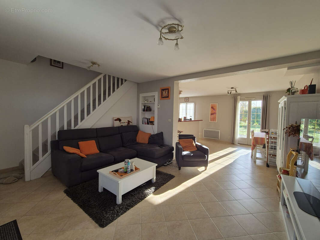 Maison à ORVILLIERS