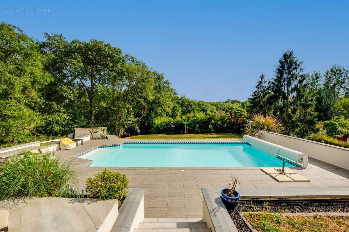 Maison 156 m² à Saint-Pierre-D'irube  - photo 2