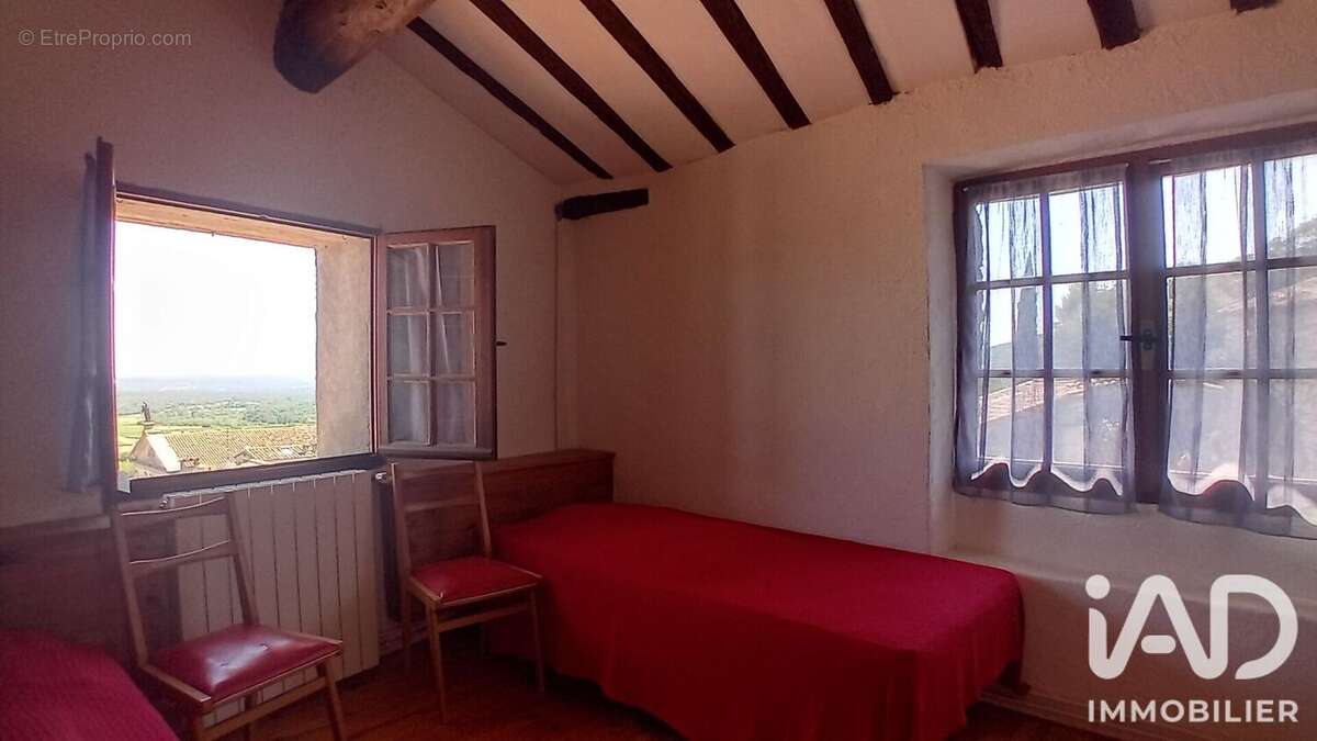 Maison 86 m² à Corconne  - photo 8