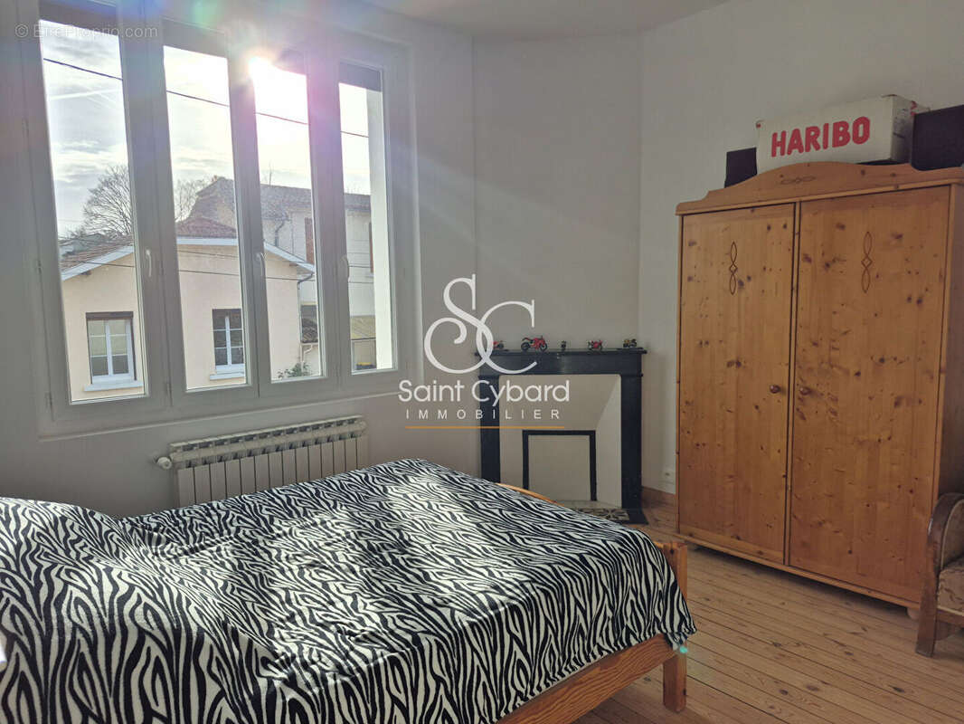 Maison à RUELLE-SUR-TOUVRE