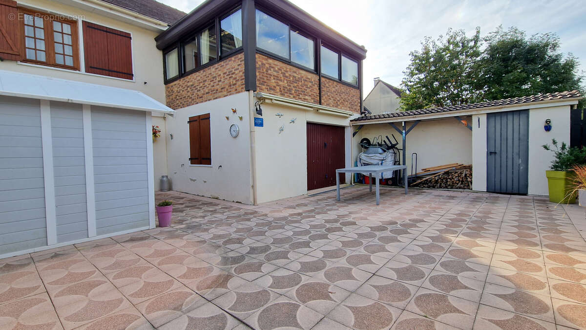 Maison à MARLY-LA-VILLE