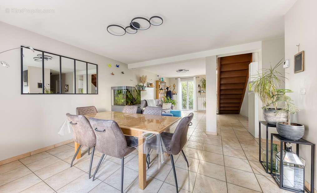 Maison à OZOIR-LA-FERRIERE