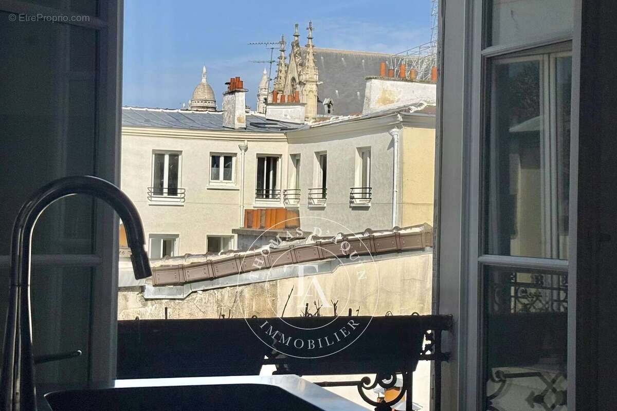 Appartement à PARIS-18E