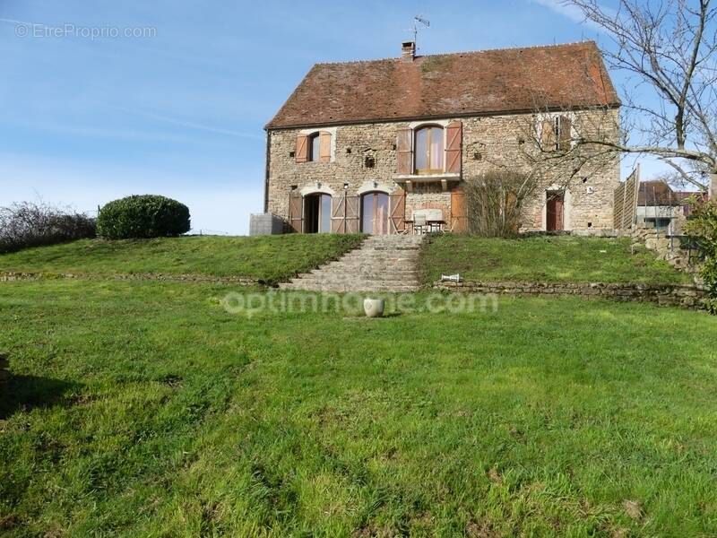Maison à VIC-DE-CHASSENAY