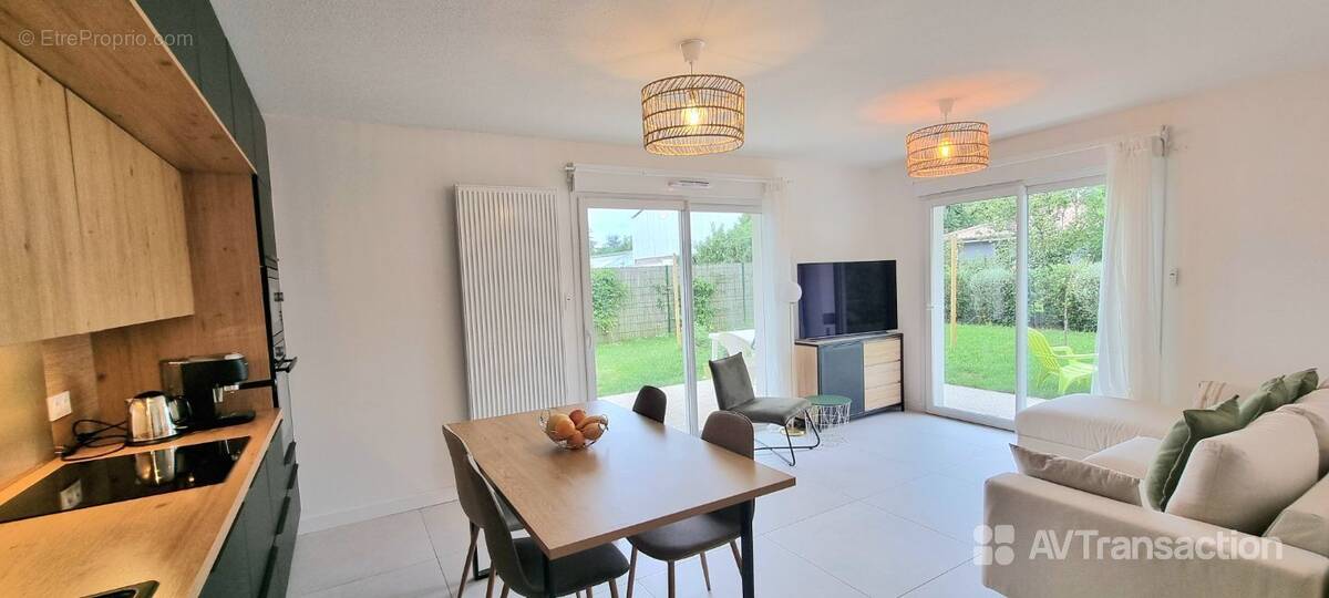 Appartement à ANGRESSE