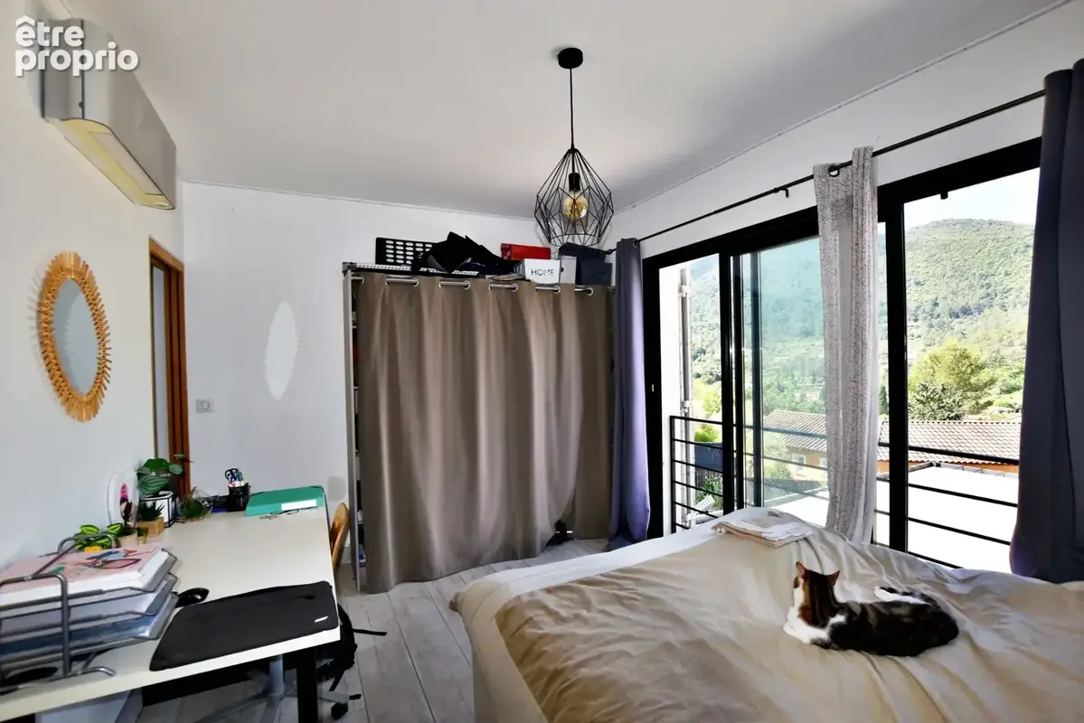 Sollies toucas (83) - maison coup de coeur de 150 m² 6 pieces - vue imprenable - atypique lumineuse et au calme - photo 13