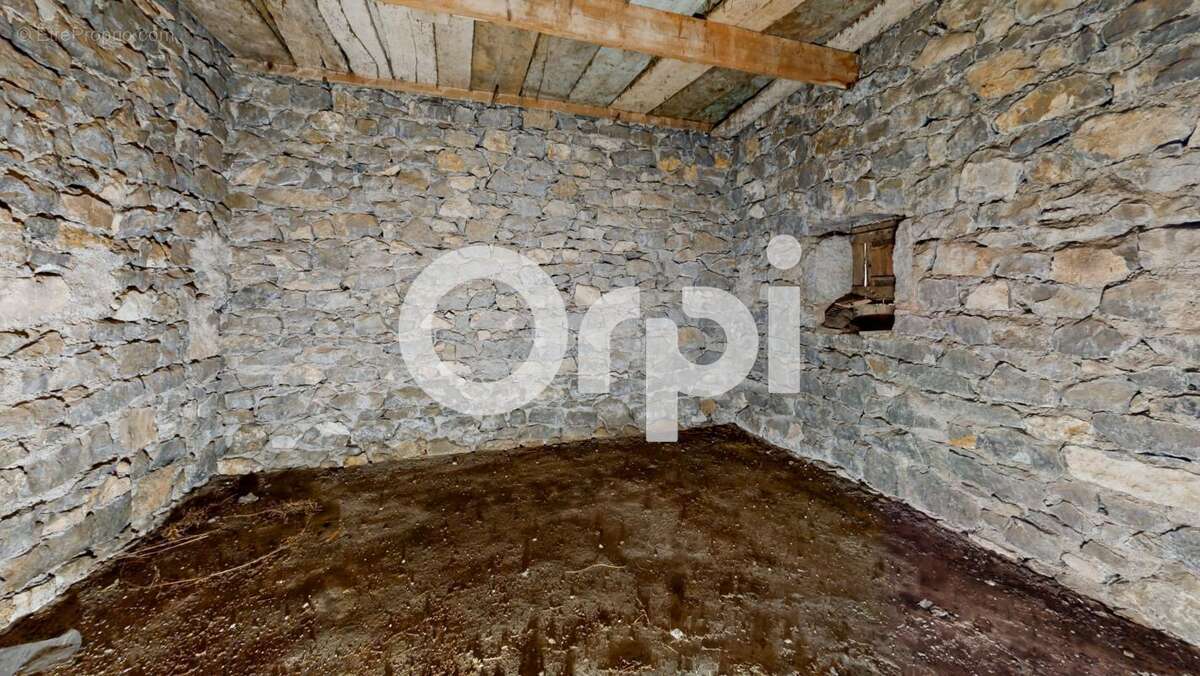 Maison à SAINT-ALBAN-AURIOLLES