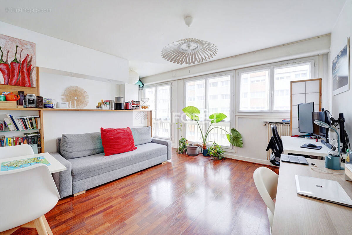 Appartement à PARIS-15E