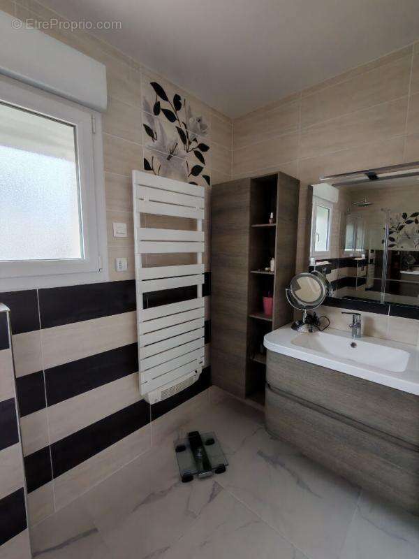 Maison à MINIAC-MORVAN