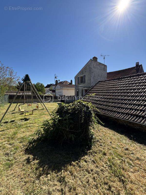 Maison à VIELS-MAISONS