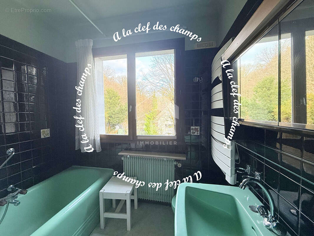 Maison à BURES-SUR-YVETTE