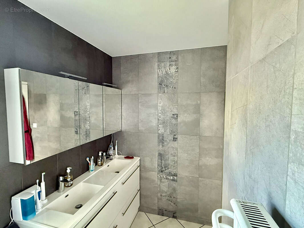 SECTEUR MANZAT / Maison familiale à vendre de 130 m², belles prestations  et extérieur soigné ! - photo 11