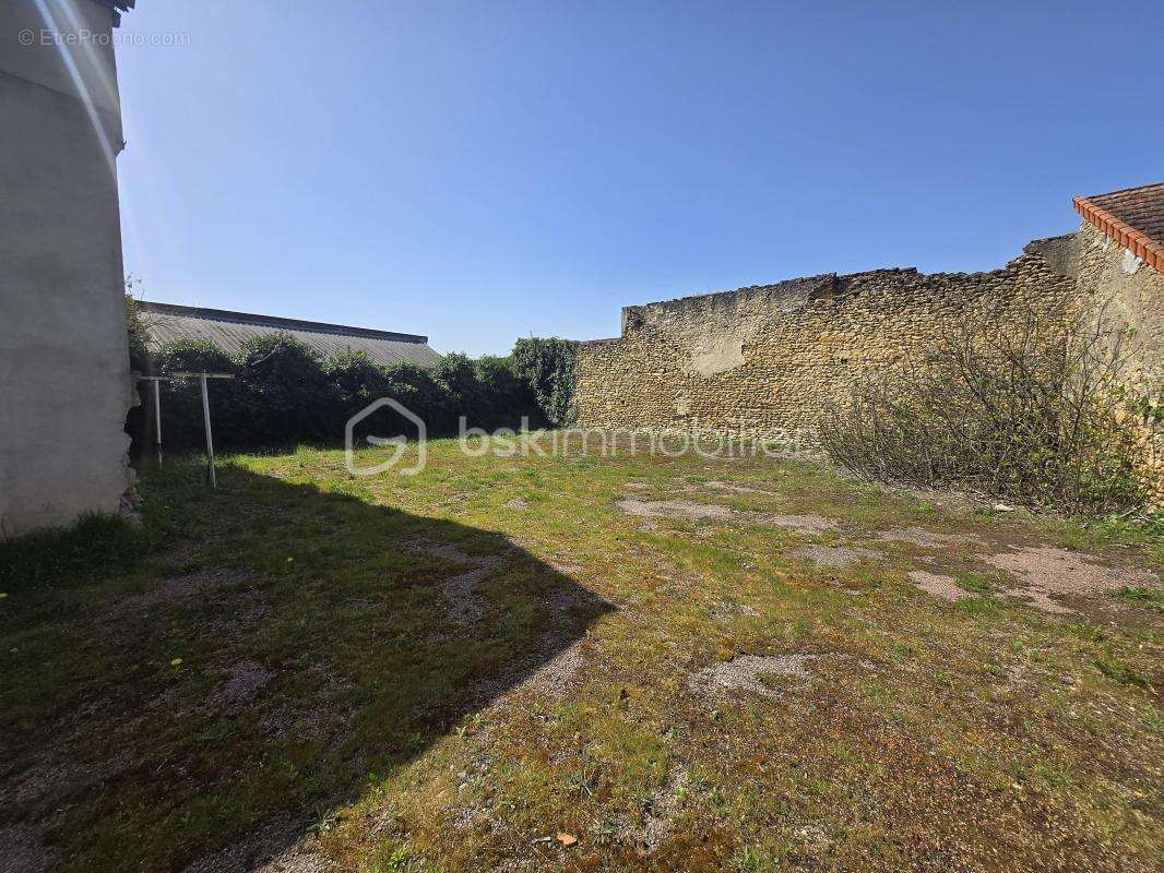 Appartement à FOURCHAMBAULT