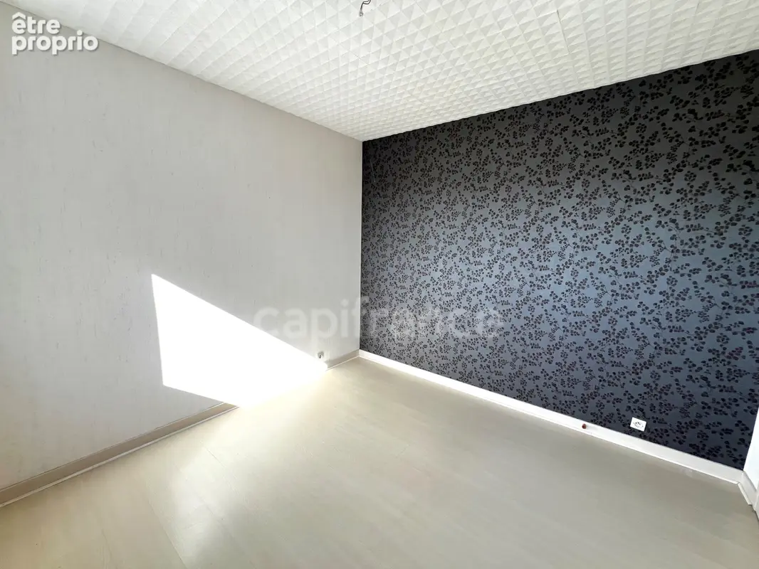 Appartement à vendre 4 pièces LONS LE SAUNIER (39) - photo 9