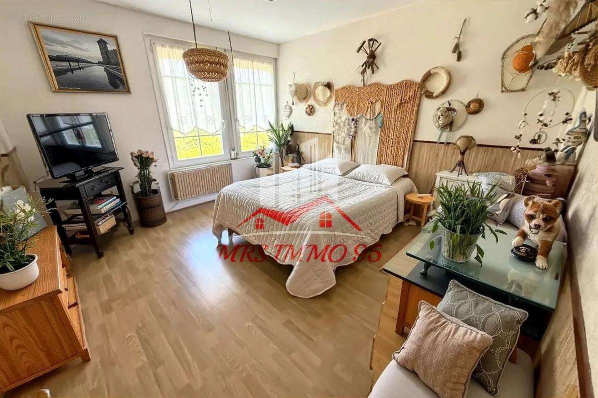 Appartement à SAINT-LEU-D&#039;ESSERENT