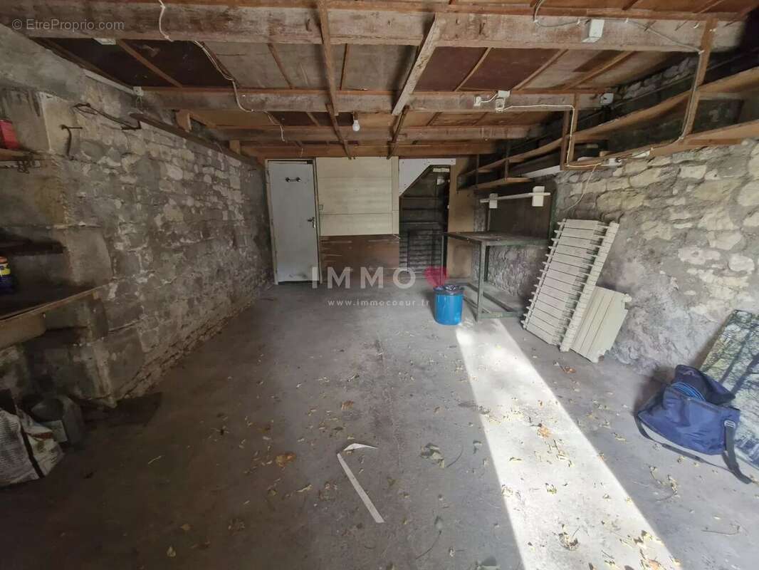 Maison à CROIX-CHAPEAU