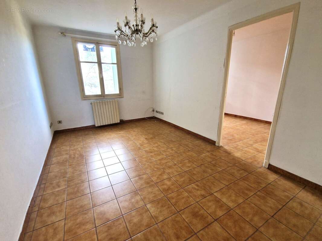 A vendre, Appartement, 3 Pièces en RDC, 47 m², NICE 06100, Alpes-Maritimes - photo 3