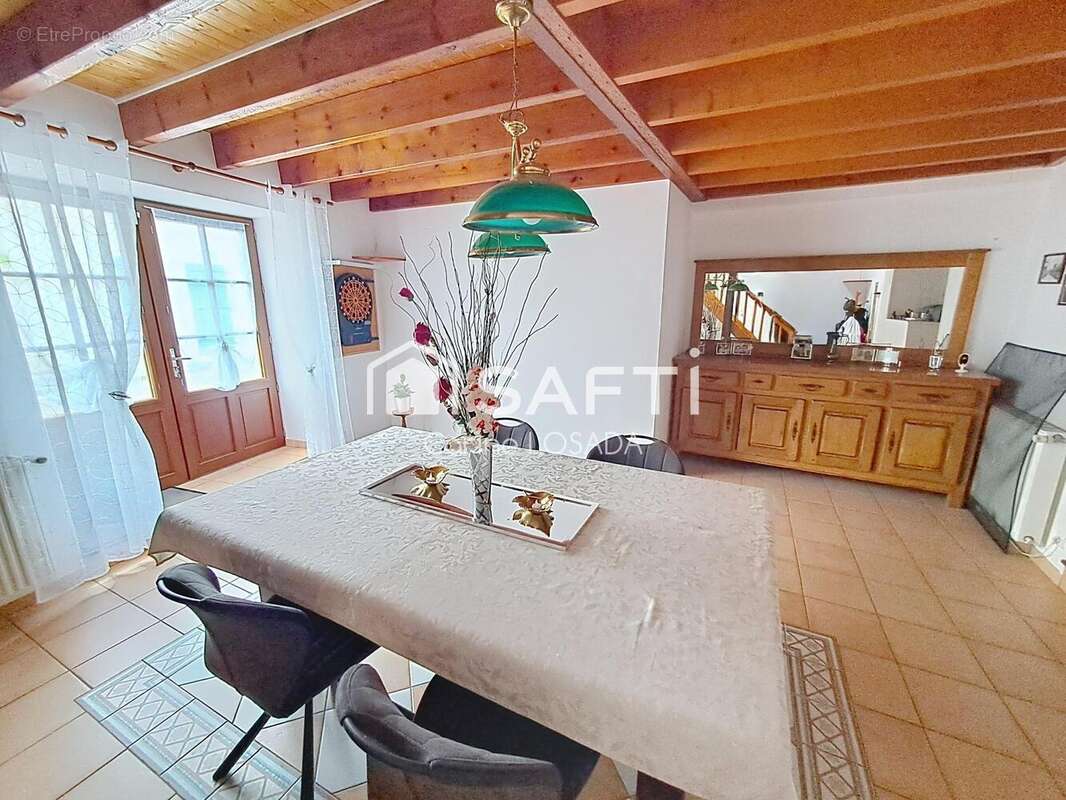 Maison 170 m² à Chasnais  - photo 3