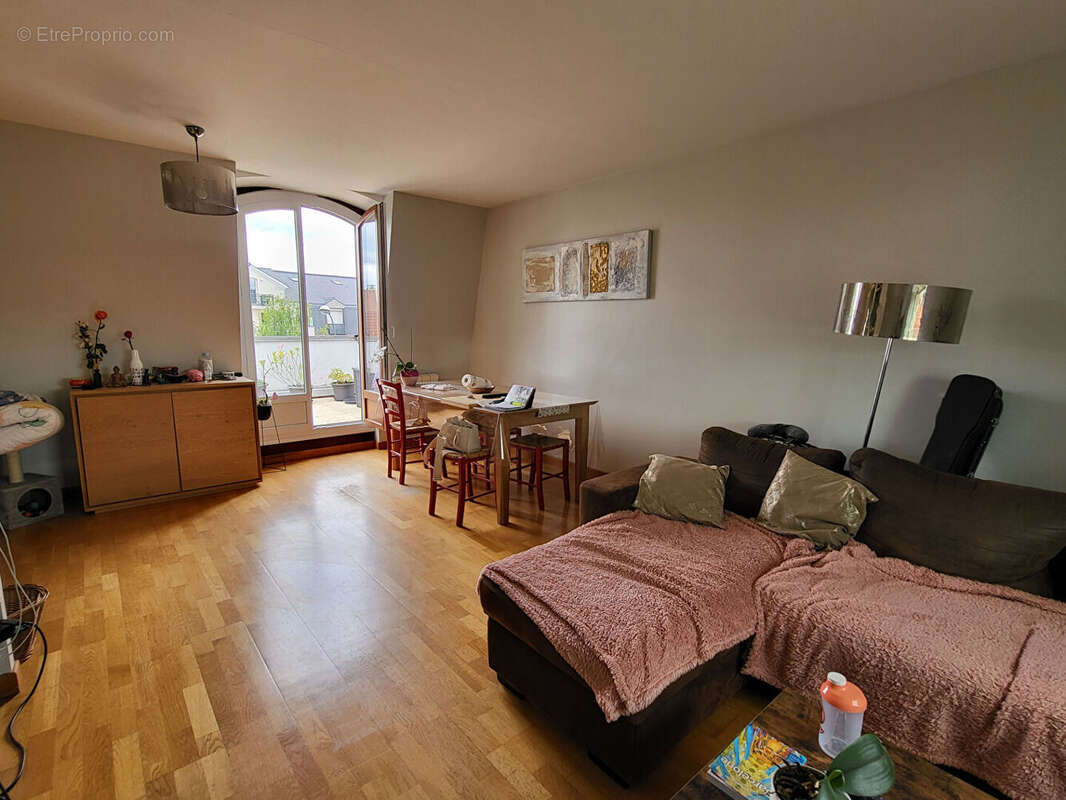 Appartement à SAINTE-GENEVIEVE-DES-BOIS