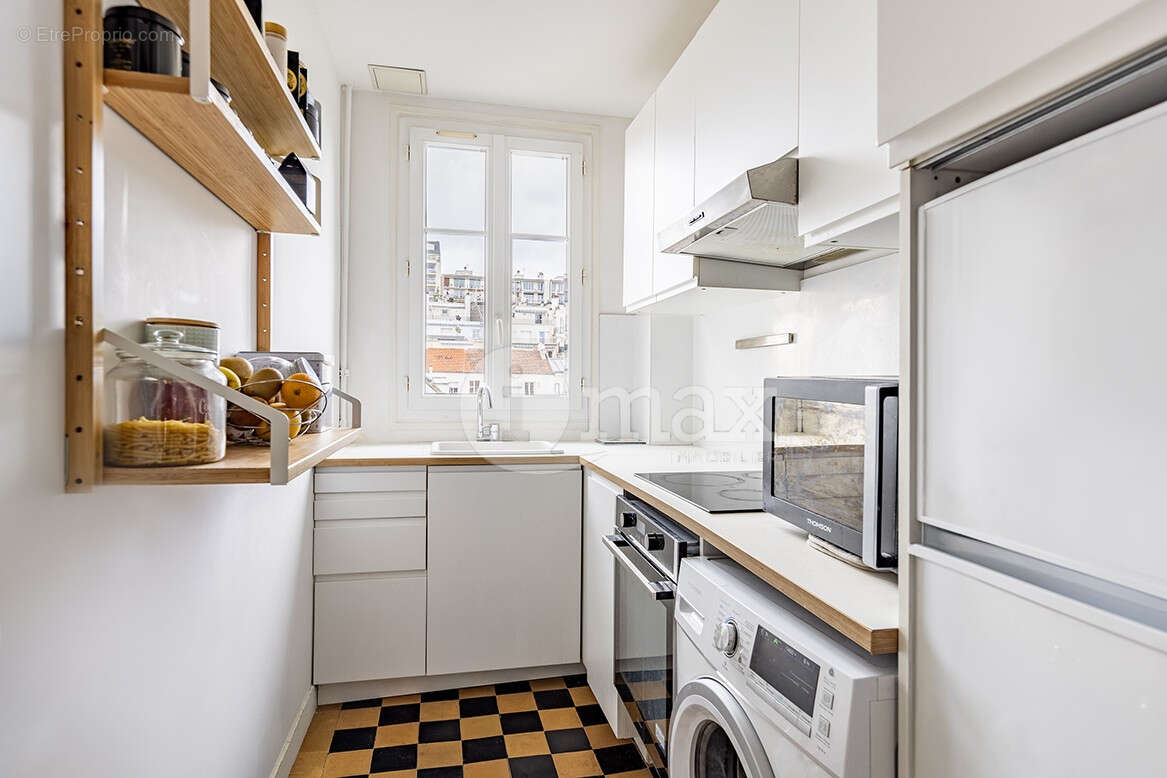 Appartement à COURBEVOIE