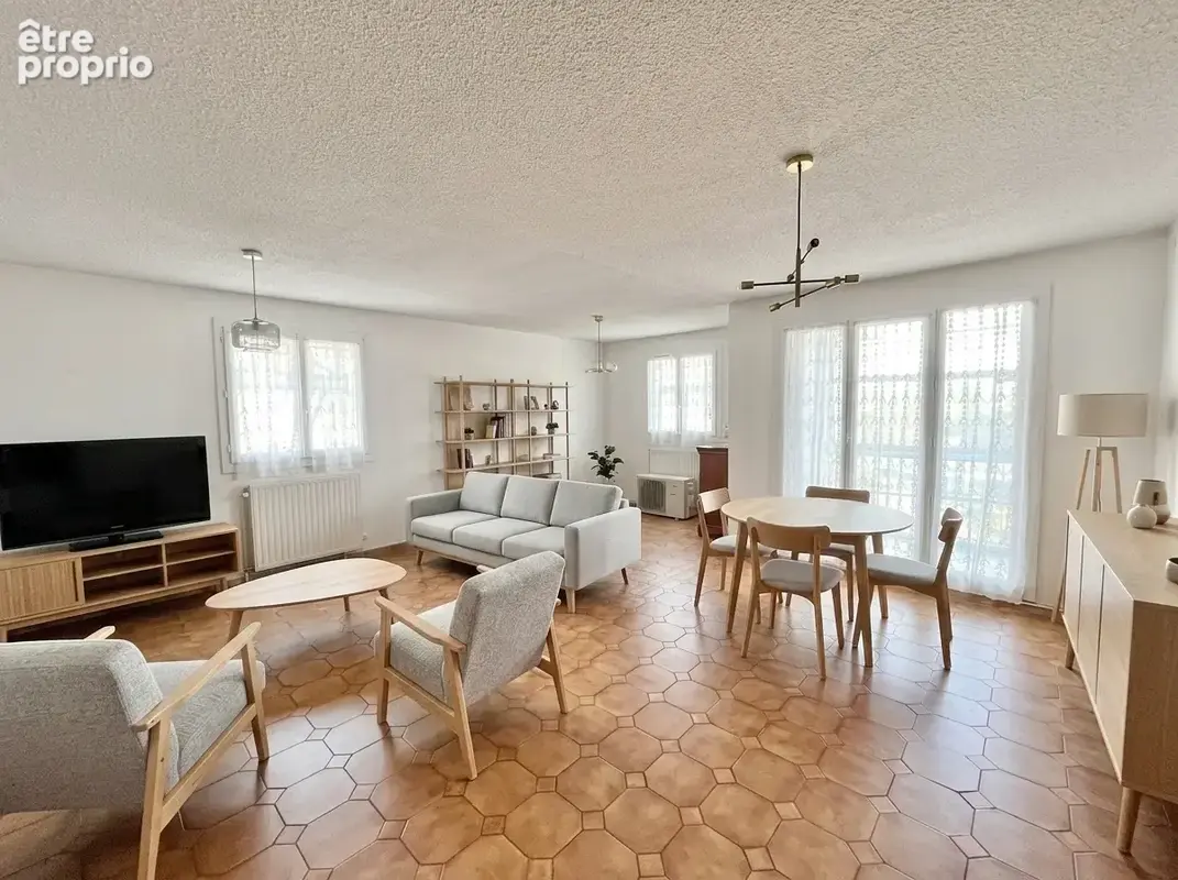 Appartement 3 pièces 92 m² · à Aix-en-Provence · 92 m² · 263 000 €